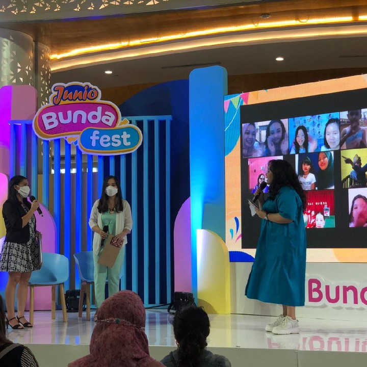 <p>Pada siang nanti, Junio BundaFest juga mempersembahkan Pentas Anak Seni Lainnya secara live streaming. Ada 10 finalis berbakat yang akan menampilkan kemampuan mereka di depan para juri, salah satunya Tasya Kamila. Sesi ini juga akan dimeriahkan oleh panggung hiburan yang akan mengajak Bunda dan si Kecil bernyanyi, lho. (Foto: Annisa A)</p>