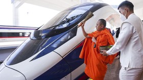 FOTO: China-Laos Terhubung Kereta Cepat