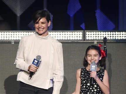 5 Anak Artis Hollywood yang Beranjak Dewasa & Makin Memesona, Salah Satunya Suri Cruise