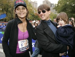 Diisukan Tak Dekat dengan Putri, Tom Cruise Canggung Ditanya Soal Hari Ayah