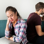 Mengungkit Masa Lalu Pasangan Malah Memancing Trust Issue? Simak Penjelasannya Yuk!
