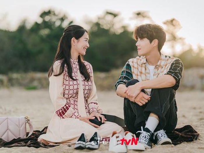 Hometown Cha Cha Cha/Official Still Cut TVN