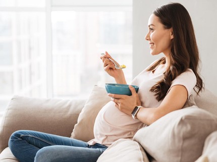 Pola Makan Tidak Sehat saat Hamil Picu Obesitas pada Bayi, Bunda Perlu Tahu