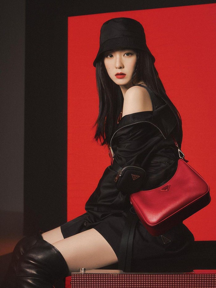 Irene Red Velvet disebut-sebut memiliki kecantikan bak dewi. Kecantikan sang leader Red Velvet sekaligus visual ini selalu berhasil memukau para penggemarnya. Bahkan, siapa yang menyangka kalau idol K-Pop yang satu ini sudah menginjak usia 30 tahun?/ Foto: instagram.com/renebaebae