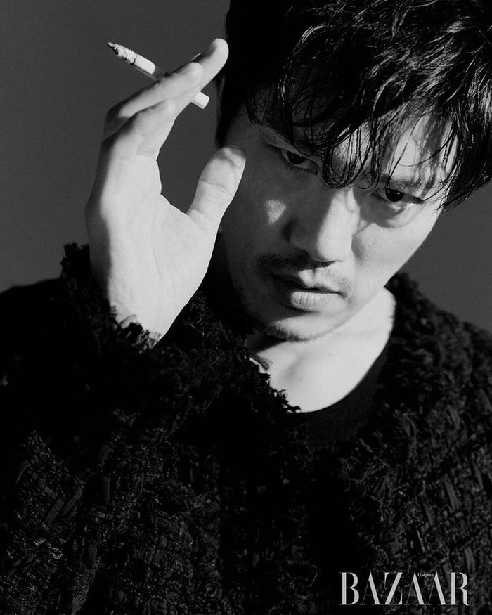 Park Hee Soon, aktor yang berusi 51 tahun ini menuai popularitas yang mendunia sejak membintangi drama Korea, My Name, yang tayang di Netflix. Dalam drama tersebut, Park Hee Soon beradu akting dengan Han Soo Hee. / foto: instagram.com/park_hee_soon