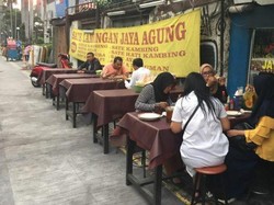 5 Sate Legendaris di Jakarta Ini Punya Bumbu yang Gurih Mantap