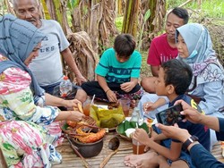 Kuliner Ndeso di Pinggir Bengawan Solo Bangkitkan Ekonomi Warga Lamongan