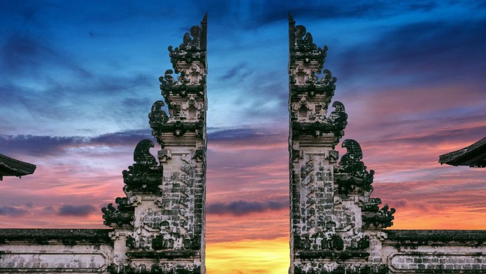 Bali dapat digunakan sebagai tempat liburan yang melepas penat dengan keindahan alami dan nilai budayanya.