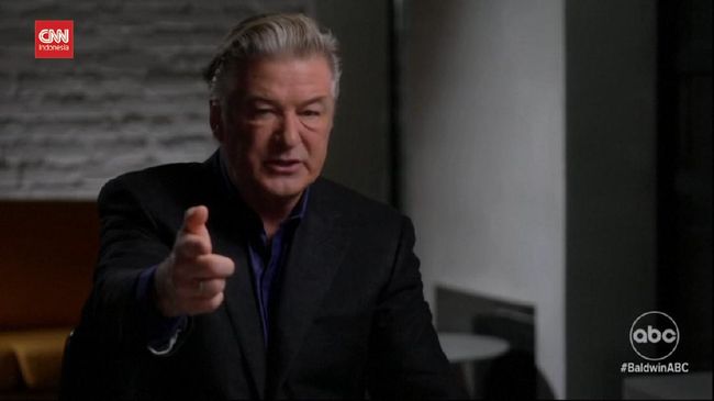 Alec Baldwin mengungkapkan perasaannya kembali ke lokasi syuting film Rust setelah absen empat bulan.