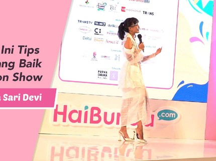 Catat, Bun! Ini Tips Berpose yang Baik Saat Fashion Show dari Artika Sari Devi