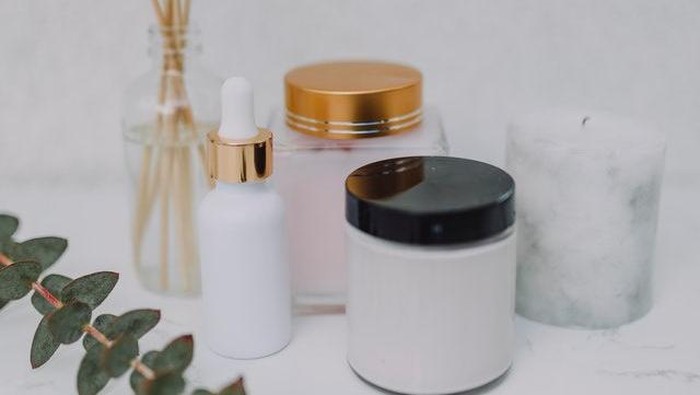 3 Perbedaan Essence dan Serum, Lebih Bagus yang Mana?