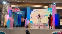 <p>Bahkan ternyata ada yang sudah melatih bakat secara otodidak sejak berusia dini. "Terima kasih Bunda sudah berhasil mengembangkan bakat Annisa," kata Artika Sari Devi pada salah satu ibunda peserta./Foto: Annisa Afani</p>