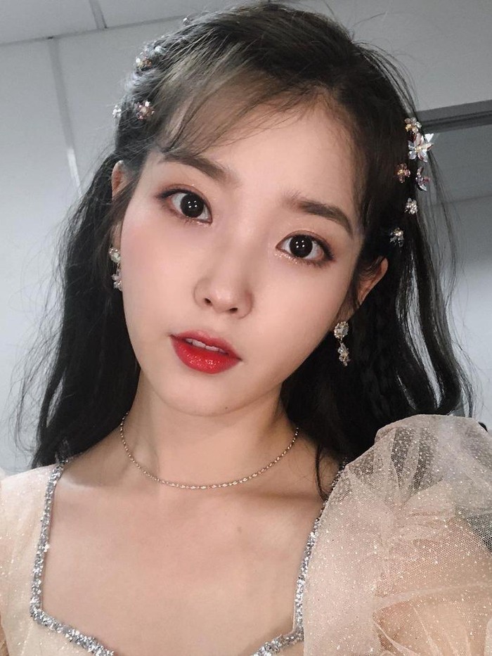 Pada bulan Mei tahun 2022 nanti, IU akan resmi menginjak umur 29 tahun secara internasional, dan berusia 30 tahun dalam umur Korea Selatan. Meski demikian, wajahnya masih sangat awet muda, ya!/ Foto: Instagram.com/dlwlrma