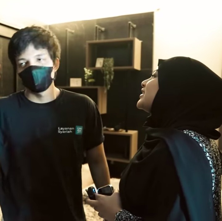 <p>Calon bayi Atta dan Aurel diprediksi seorang perempuan, Bunda. Karena itu, Atta menginginkan agar kamar sang anak dicat dengan warna pink dan pastel. (Foto: YouTube AH)</p>