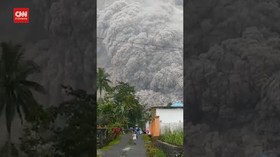 VIDEO: Detik-detik Gunung Semeru Erupsi