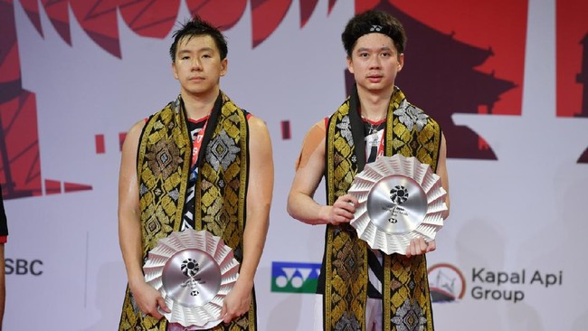 Kevin Sanjaya/Marcus Gideon bersyukur meski harus puas dengan posisi runner up BWF World Tour Finals 2021 usai kalah dari Takuro Hoki/Yugo Kobayashi.