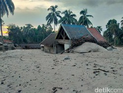 Duka dari Gunung Semeru: Abu Vulkanik dan 13 Korban Erupsi