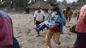 Semeru Erupsi, Wabup Lumajang Sebut 10 Warga Belum Bisa Dievakuasi