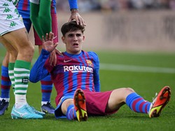 Barcelona Vs Real Betis: Sempoyongan, Gavi Dibawa ke Rumah Sakit