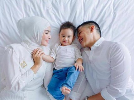 Makin Bahagia, 7 Potret Citra Kirana & Rezky Aditya Rayakan Dua Tahun Pernikahan