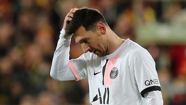 Lionel Messi terancam absen dalam dua pertandingan Paris Saint-Germain (PSG) akibat positif Covid-19 setelah liburan akhir tahun.