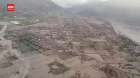 VIDEO: Abu dan Lumpur 'Hiasi' Kaki Gunung Semeru