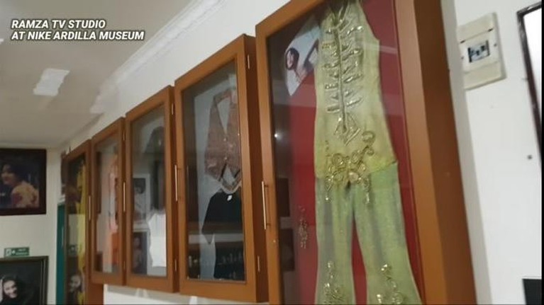 10 Penampakan Museum Nike Ardilla Museum Nike Ardilla sedang jadi perbincangan publik, disana terdapat barang-barang hingga saksi bisu kecelakaan maut Nike. Yuk intip!
