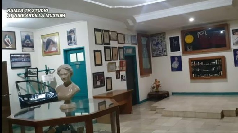 Museum Nike Ardilla sedang jadi perbincangan publik, disana terdapat barang-barang hingga saksi bisu kecelakaan maut Nike. Yuk intip!