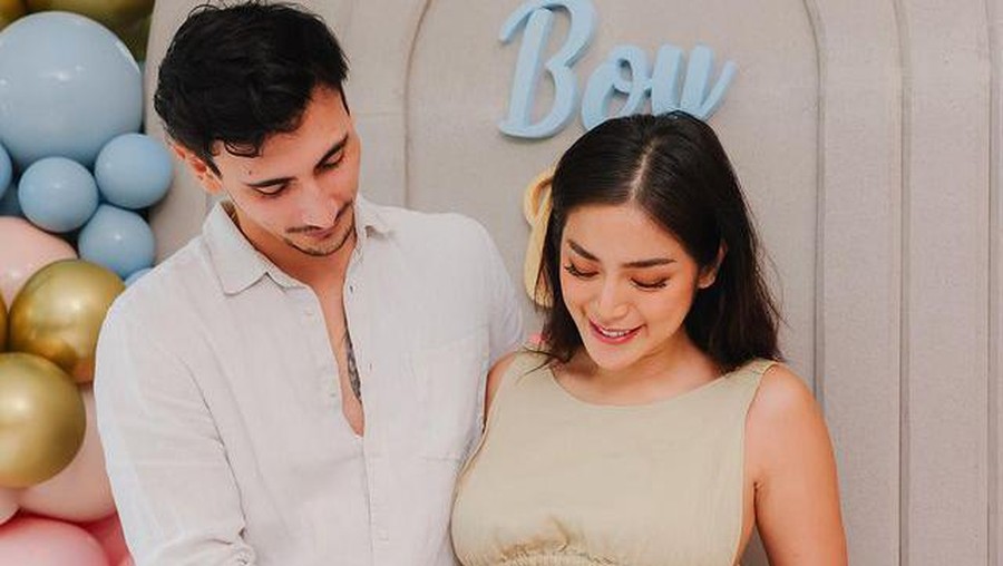 Jessica Iskandar dan Vincent Verhaag baru saja menggelar acara gender reveal party pada Minggu (5/12). Yuk intip momennya!