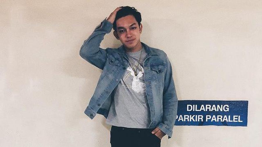 Gaga Muhammad kekasih Laura Anna sedang jadi sorotan, namun banyak yang mengira bahwa Gaga adalah Gangga tunangan Awkarin. Yuk intip!