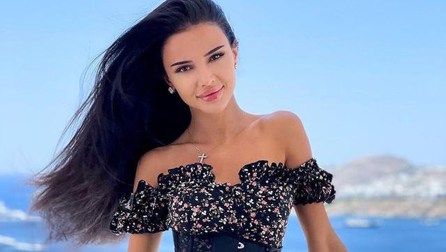 Yana Orfeeva model cantik dan seksi kini menjadi sorotan usai mengaku menjadi selingkuhan pangeran Arab. Yuk intip potretnya!