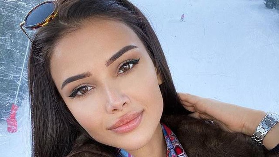 Yana Orfeeva model cantik dan seksi kini menjadi sorotan usai mengaku menjadi selingkuhan pangeran Arab. Yuk intip potretnya!