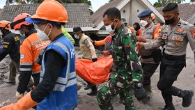 Erupsi Semeru: 22 Meninggal Dunia, 2.004 Mengungsi, 27 Hilang