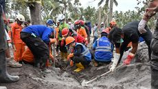 Update Erupsi Semeru: 22 Orang Meninggal Dunia