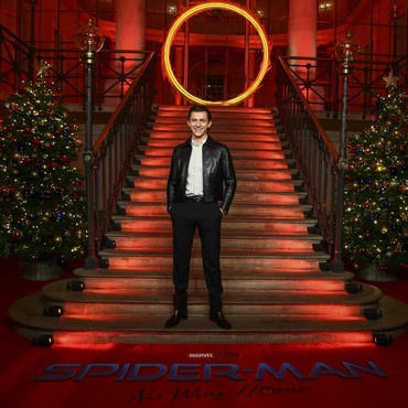 Tom Holland Dilirik untuk Jadi Pembawa Acara Oscar 2022