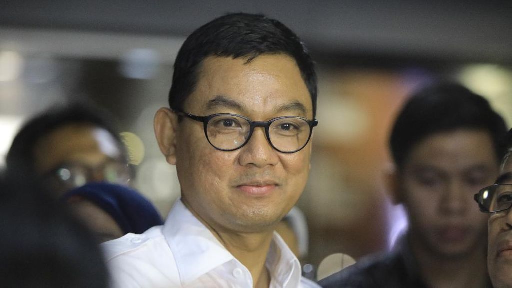 Momen Bos PLN Menangis Haru Cerita Pulihkan Listrik Sumatra