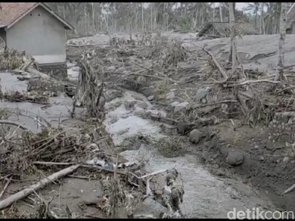 Jadi Korban Erupsi Semeru, Ibu & Anaknya yang Masih Balita Ditemukan Tewas Berpelukan