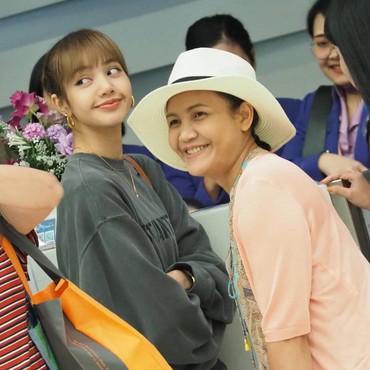 Kontroversi Crazy Horse, Ibu Lisa BLACKPINK Hapus Akun Instagram