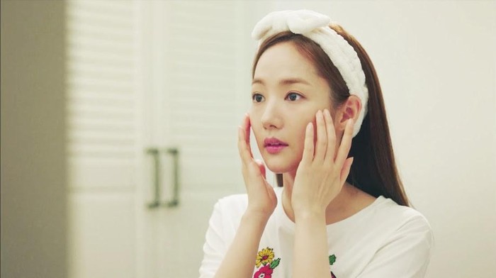 4 Cara Pilih Skincare untuk Kamu yang Punya Kulit Sensitif dan Tinggal di Negara Tropis