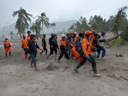 Satu Korban Semeru Kembali Dievakuasi, Total Ada 6 Ditemukan Hari Ini