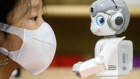 FOTO: Robot Mini Korsel Bisa Kentut dan Ajari Anak Kung-fu