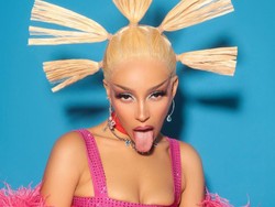 Gaun Transparan Doja Cat hingga Megan Fox-Kelly Bucin di Red Carpet BBMAs