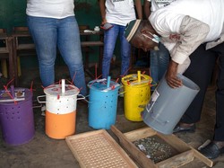 Uniknya Pemilu di Gambia, Kelereng Ganti Kertas Suara