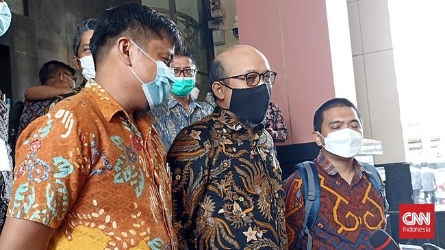 Meski 44 eks pegawai KPK itu telah diangkat menjadi ASN Polri, namun Pukat menilai tidak lantas membuat proses pengangkatan ASN di KPK benar.