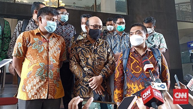 Novel Baswedan mendesak dugaan pelanggaran hukum yang dilakukan pimpinan KPK Firli Bahuri Cs selama proses pemecatan 57 pegawai KPK tetap diproses.