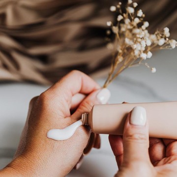 img-title Jangan Salah Kaprah! Meski Serupa, tapi Retinol dan Retinoid Nggak Sama, Kenali Perbedaannya