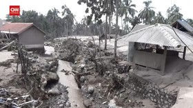 VIDEO: Lahar Dingin di Kampung Renteng Hambat Pencarian Korban Semeru