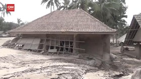 VIDEO: Rumah Tertimbun Material Vulkanik Gunung Semeru, Warga Pasrah