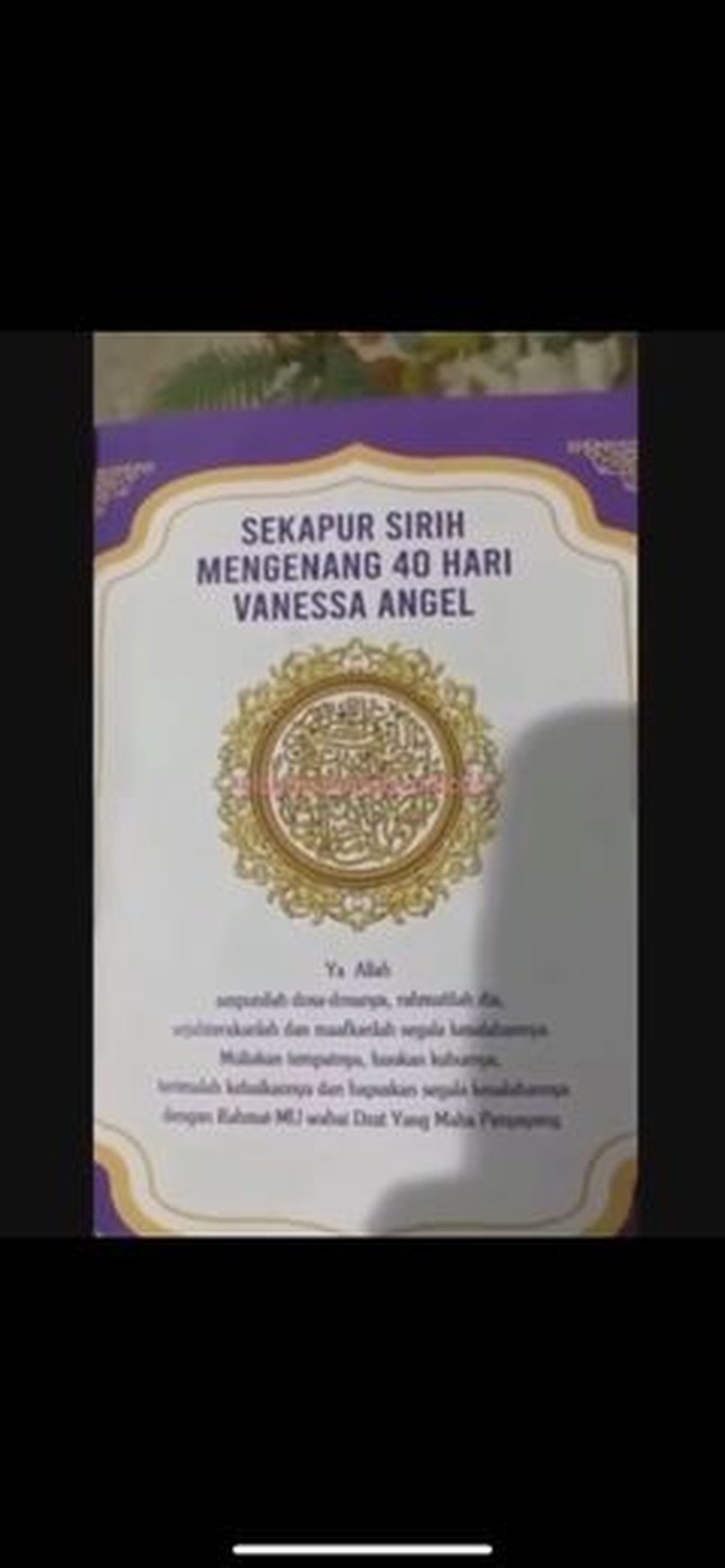 7 Potret Buku Yasin 40 Harian Vanessa Angel Digelar Keluarga Doddy Disorot Ayah mendiang Vanessa, Doddy Sudrajat menggelar acara 40 harian Vanessa Angel disorot karena buku yasin beda. Yuk intip!