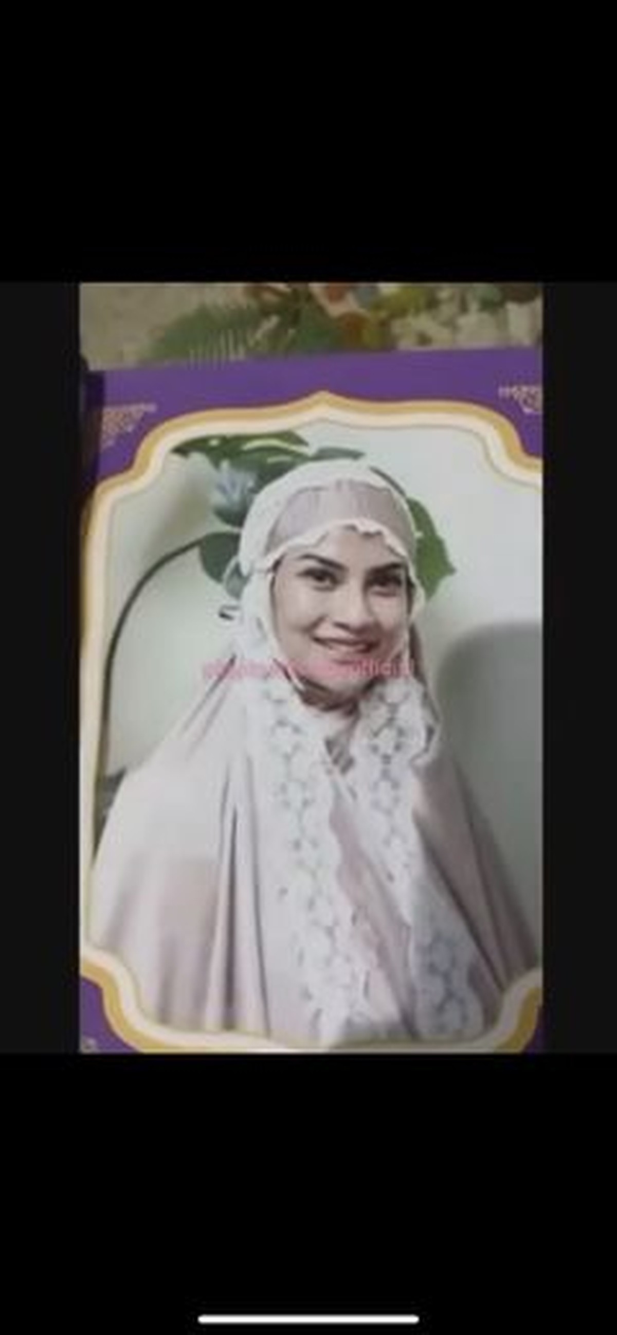 Ayah mendiang Vanessa&comma; Doddy Sudrajat menggelar acara 40 harian Vanessa Angel disorot karena buku yasin beda&period; Yuk intip&excl;